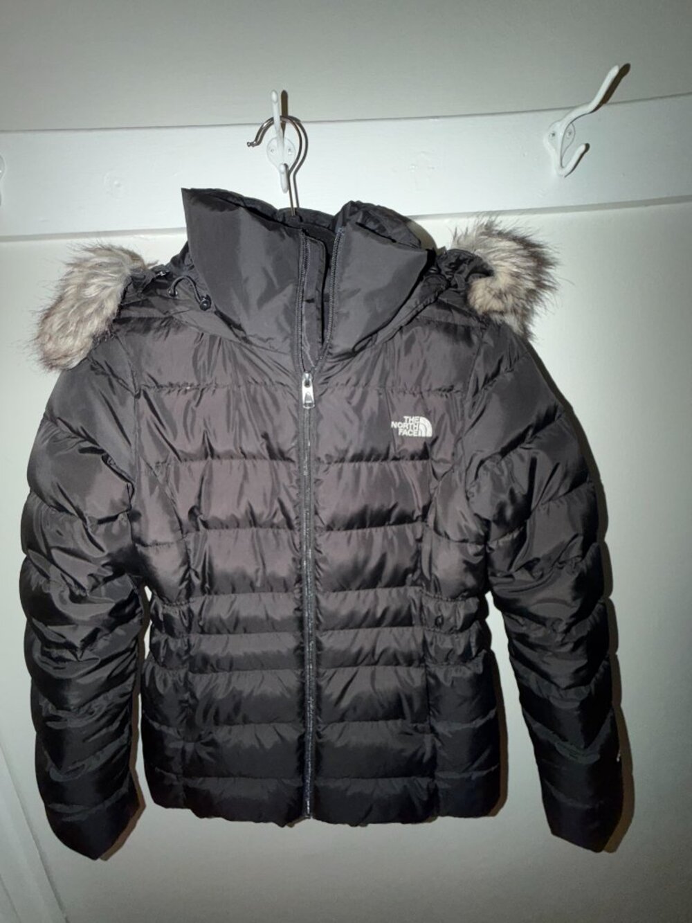 The North Face Women’s Hey Mama Parkina winter down parka in black.